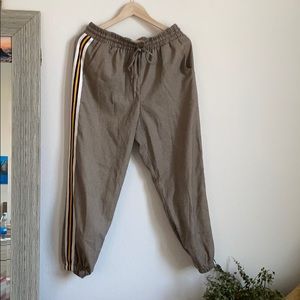 Houndstooth joggers!